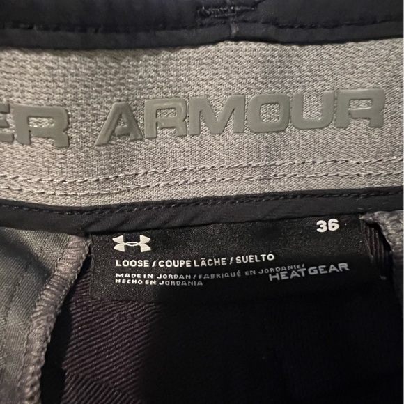 Under Armor Men’s golf shorts - Picture 3 of 3